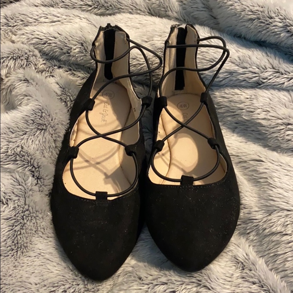 4 W cat and jack ballet flats.